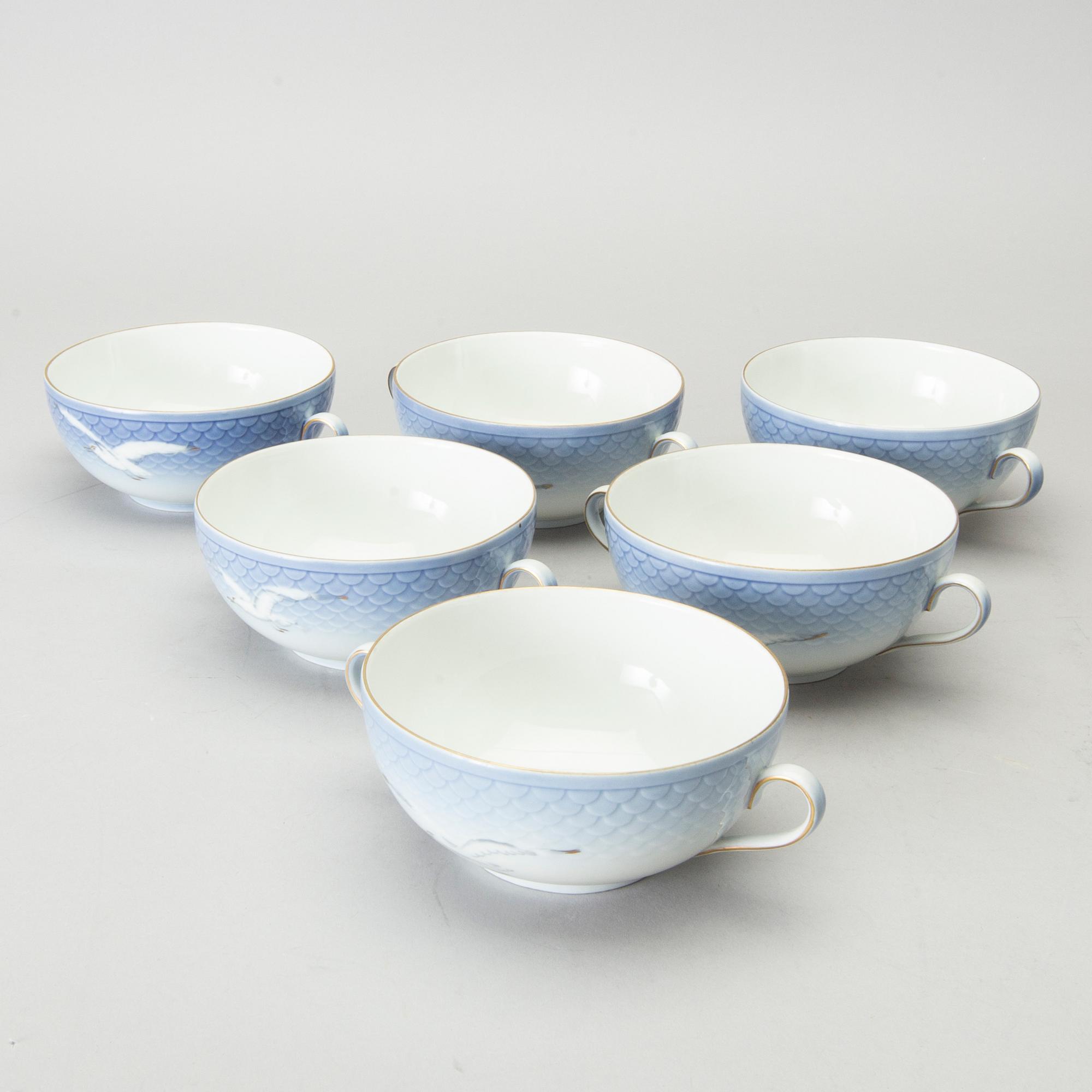 BULJONGKOPPAR med FAT, 10 st, porslin, "Måsen", Royal Copenhagen, 1900-tal.
