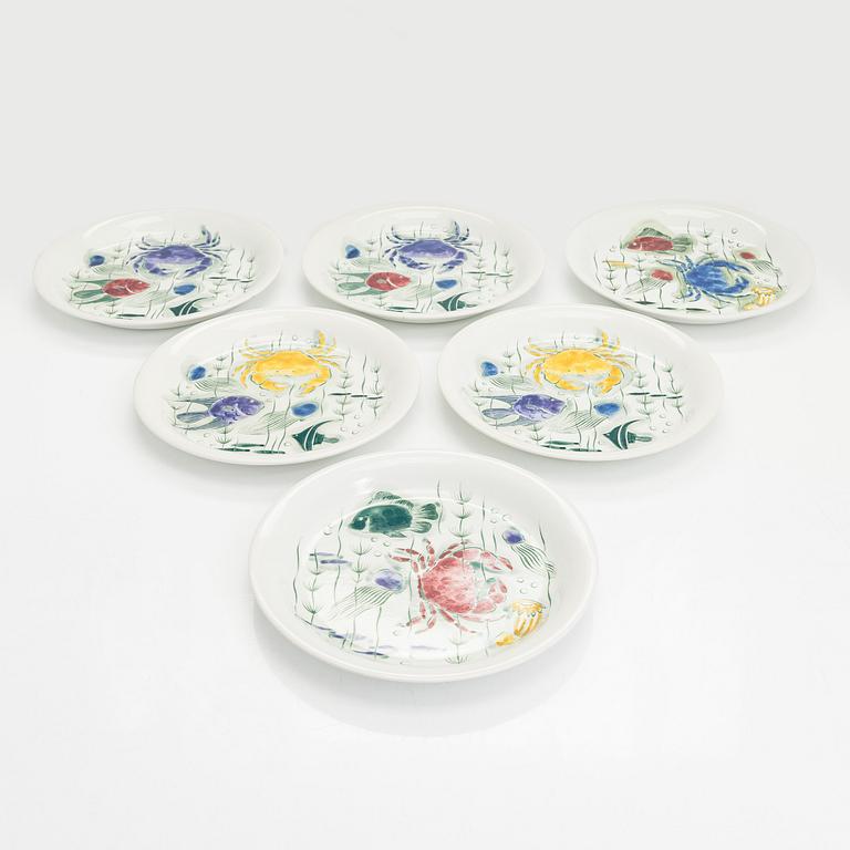 Anja Juurikkala, six porcelain 'Crayfish' plates for Arabia. In production 1953-1960.