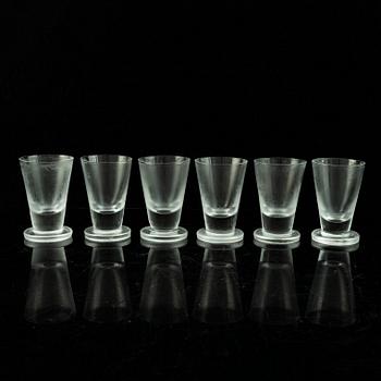 Vicke Lindstrand, a 19-piece 'Iced' glass service, Orrefors.