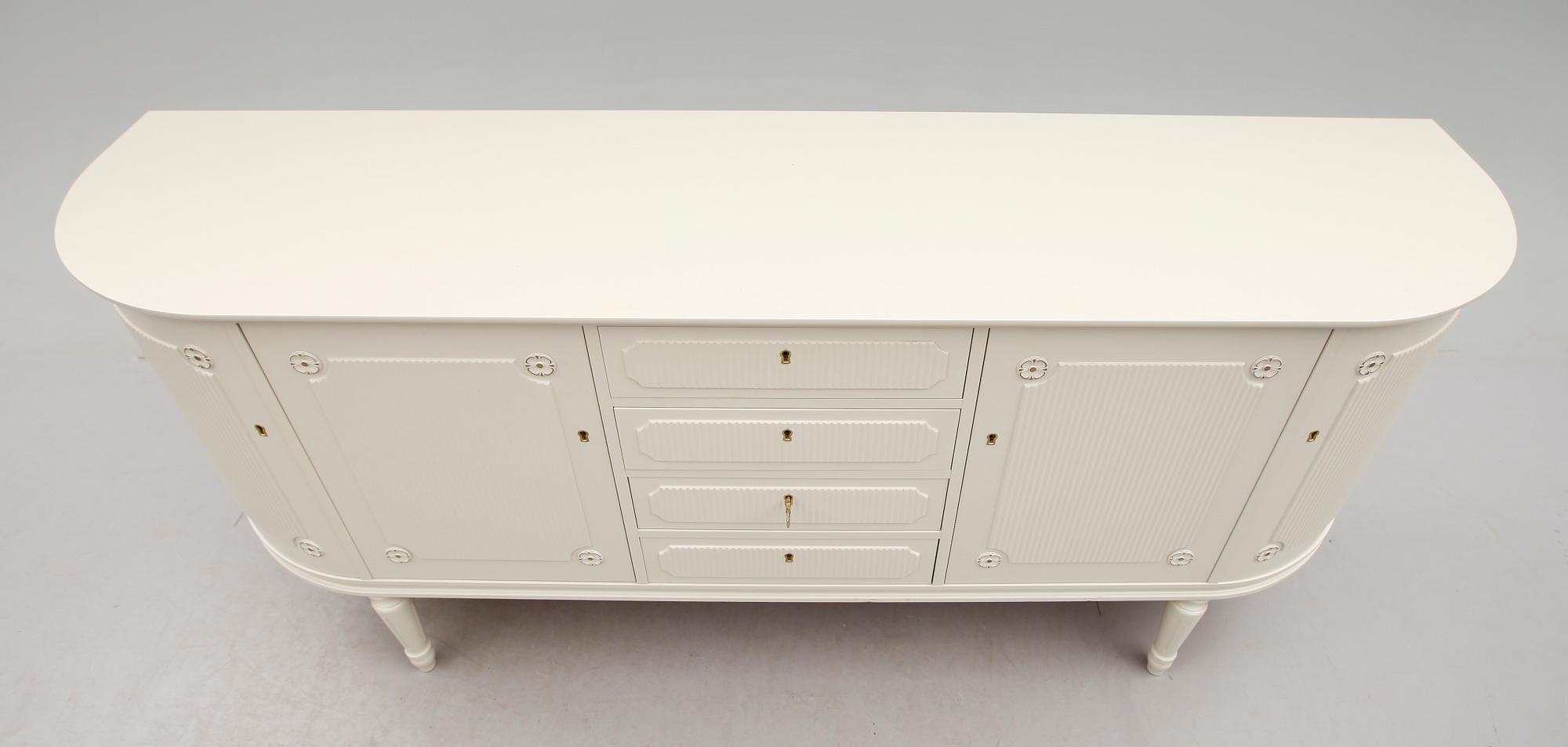 SIDEBOARD, gustaviansk stil, 1900-talets andra hälft.