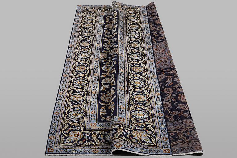 Matta, Keshan, ca 278 x 208 cm.