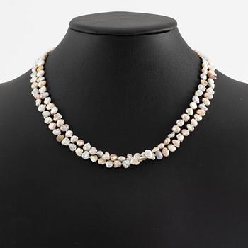 Necklace, double strand with cultured pearls, clasp 18K gold.