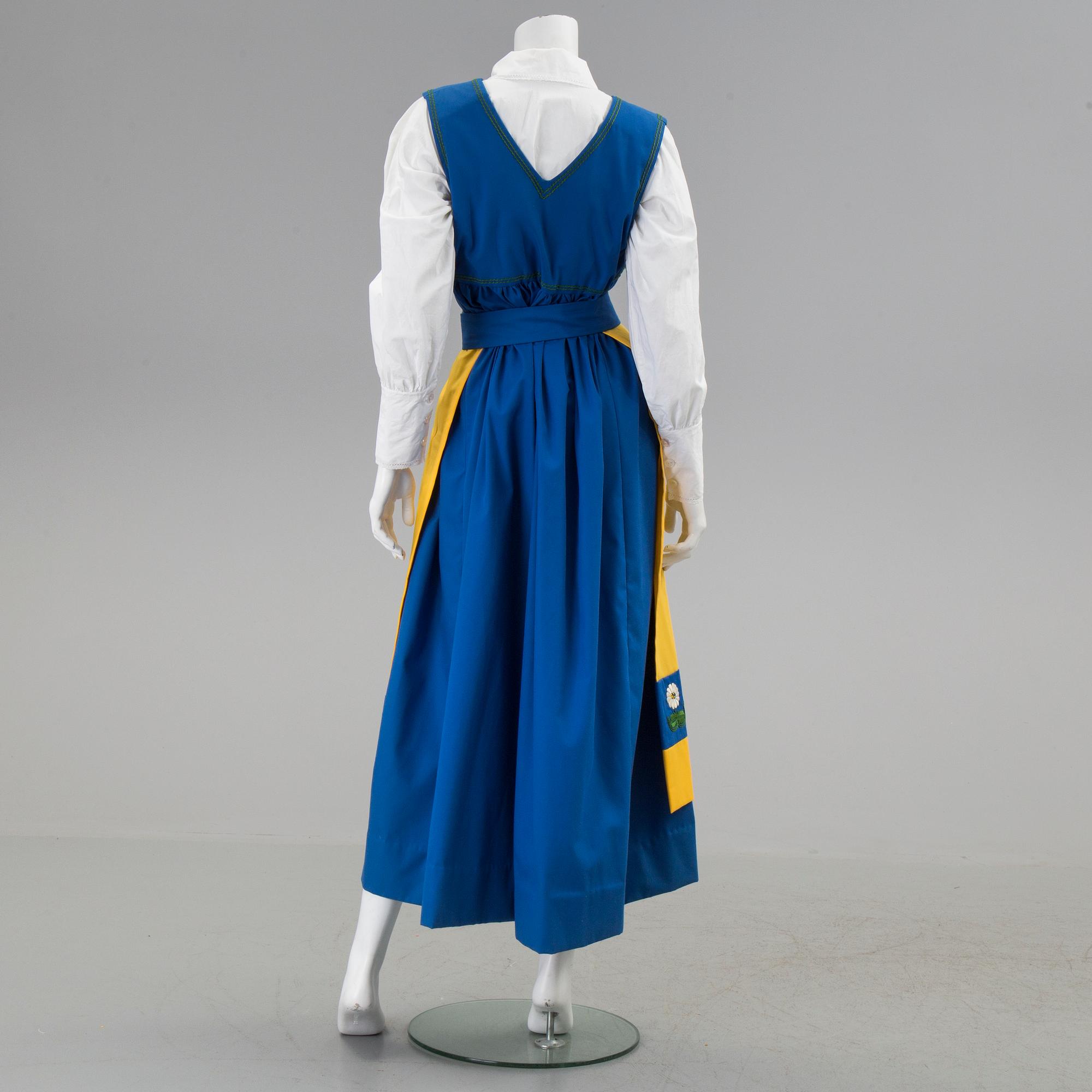 A Swedish folk costume from the second half of the 20th century.