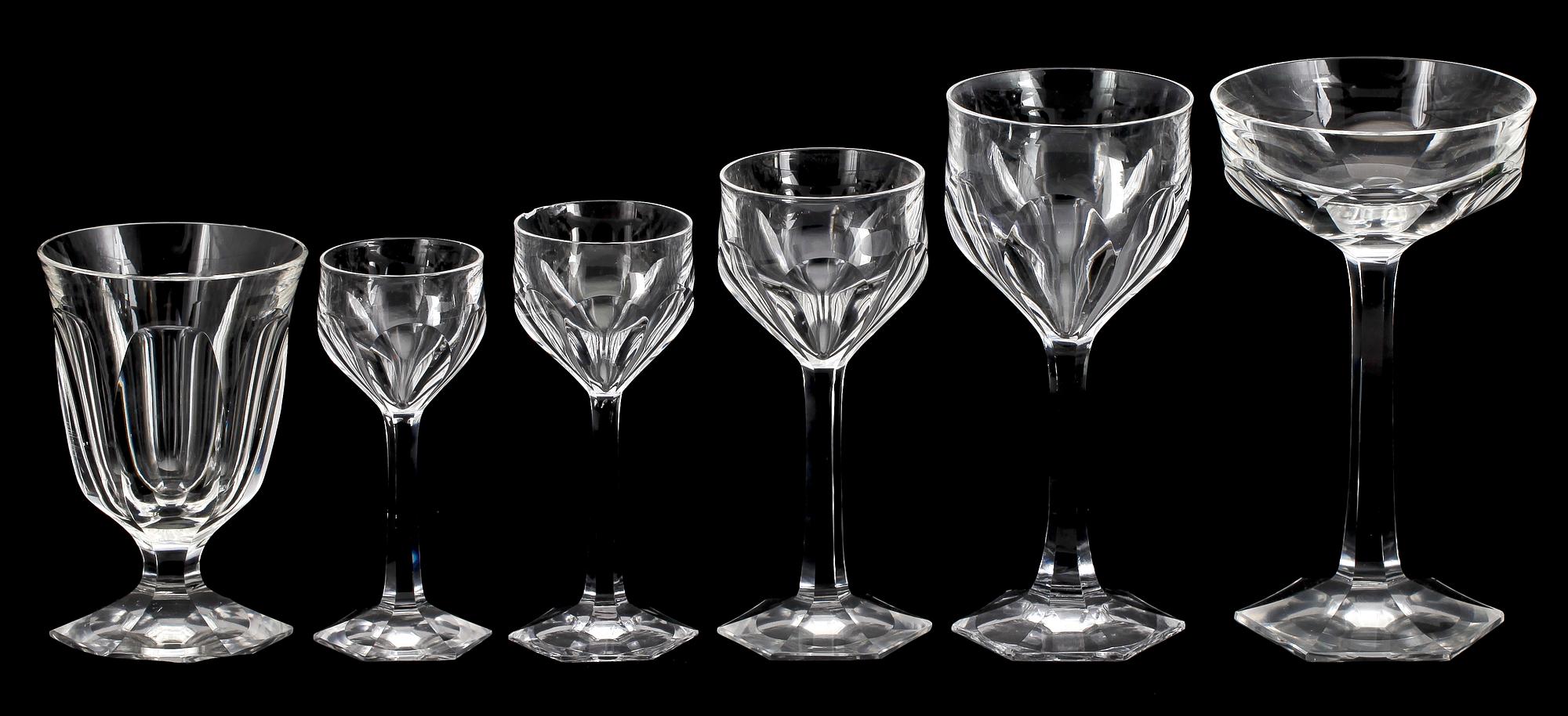 GLASSERVIS, 63 delar. Början av 1900-talet.