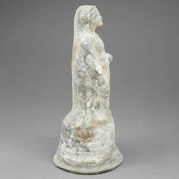 SKULPTUR, antiken, troligen föreställande feniciska gudinnan Tinnit/Tanit, lergods.