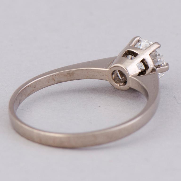 RING, briljantslipad diamant, 18K vitguld. A. Tillander 1973.