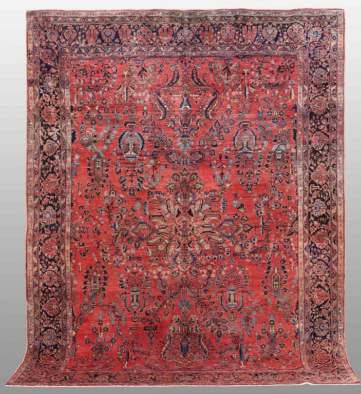 A CARPET. Semi-antique Sarouk. So-called American Sarouk, Around  356 x 275 cm.