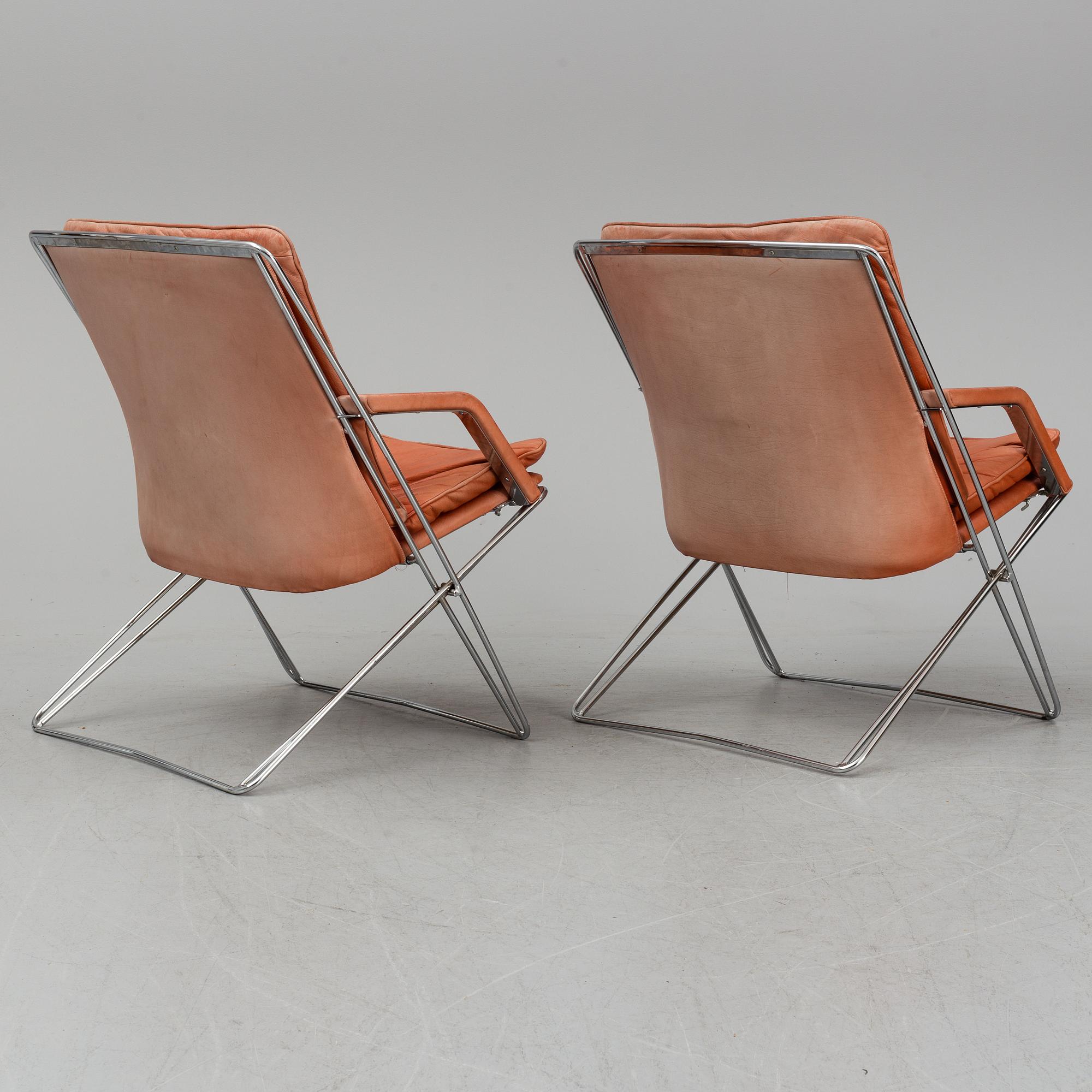 A pair of easy chairs from the second half of the 20th century.