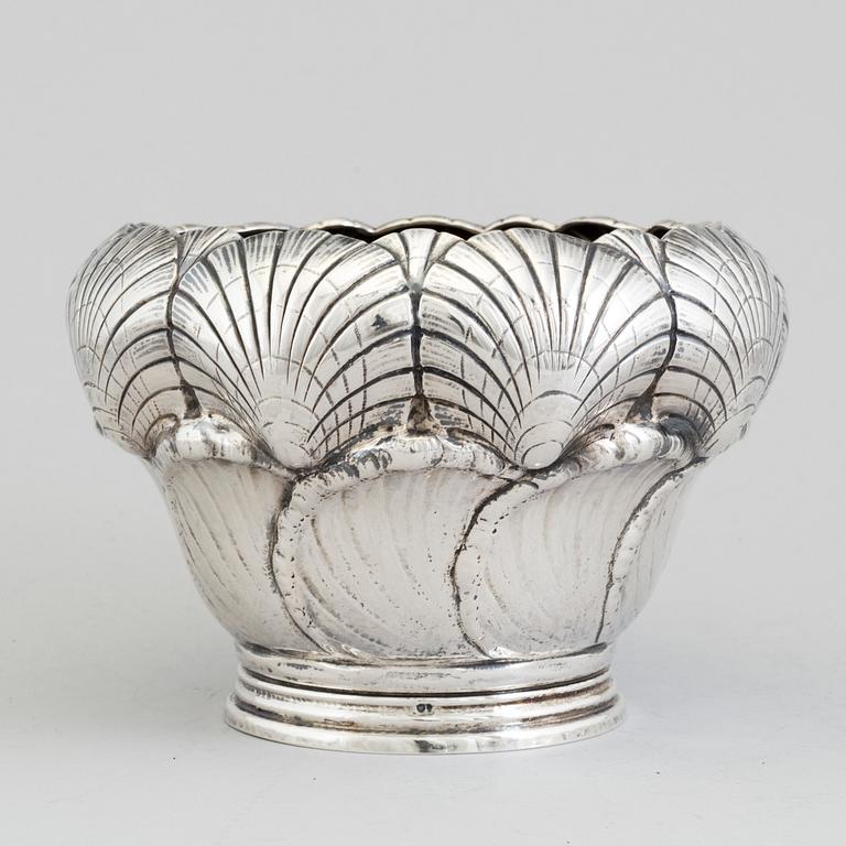 An Art Nouveau silver bowl, import marks Anders Nilsson, Lund 1916.