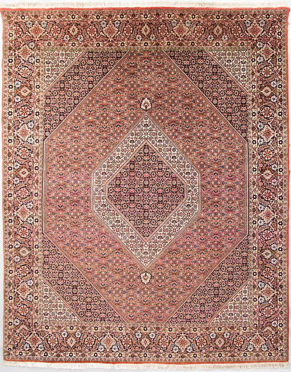 An oriental 'Bidjar' carpet. Circa 254x204 cm.