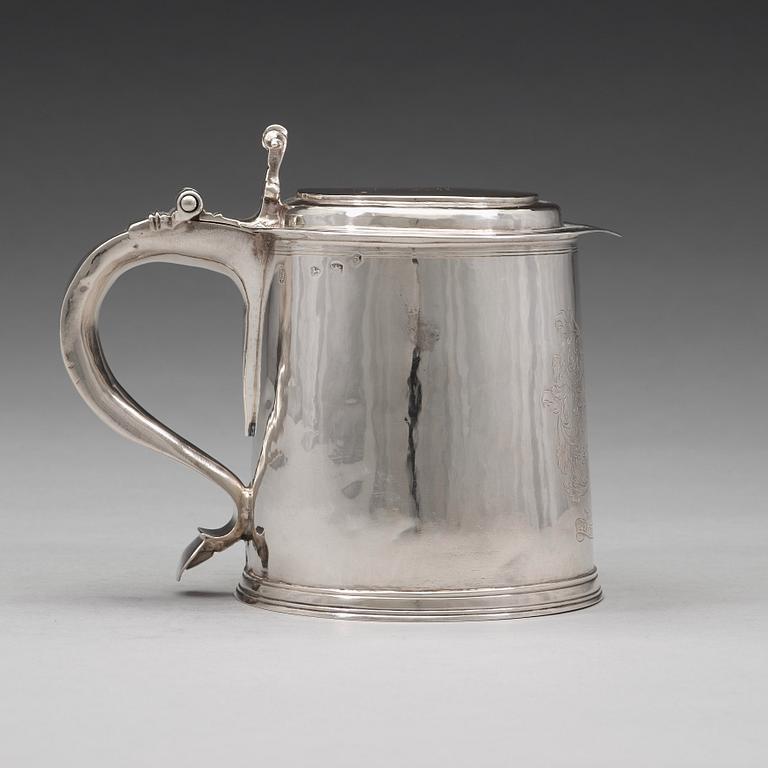 John Ruslen möjligen, dryckeskanna, silver, London 1680.