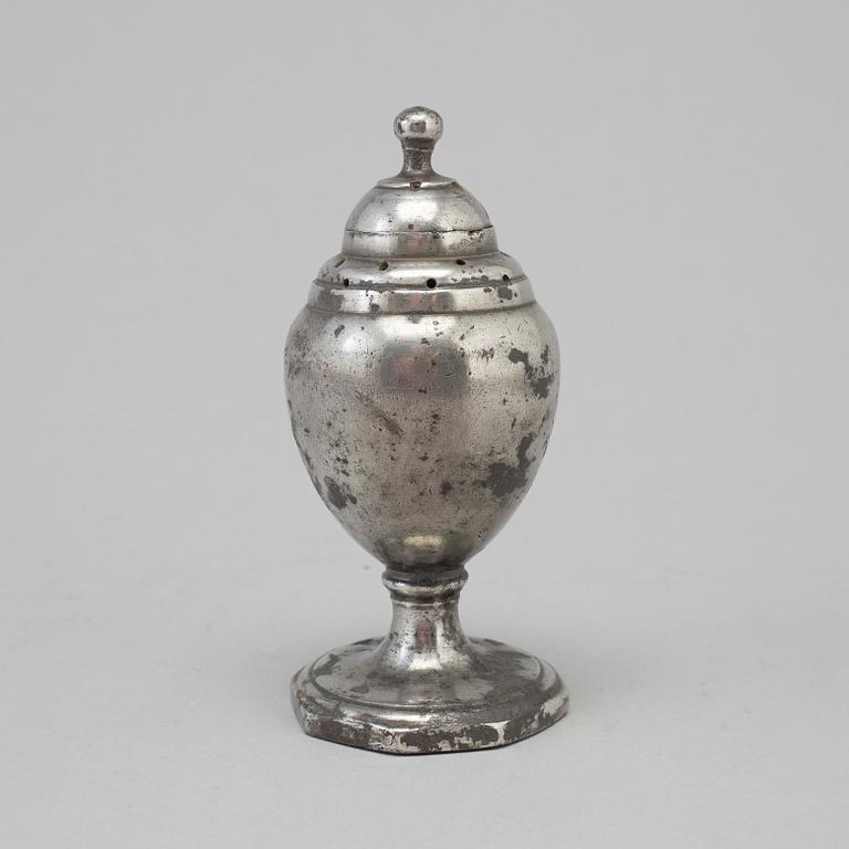 A 17TH CENTURY PEWTER SHAKER.