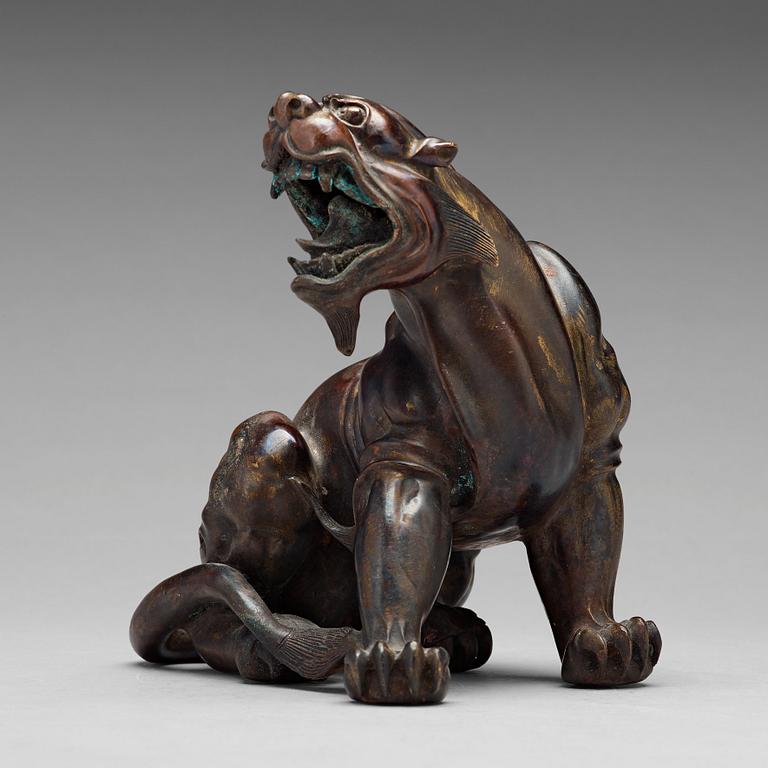 FIGURIN, brons. Mytologiskt djur, 1600-tal.