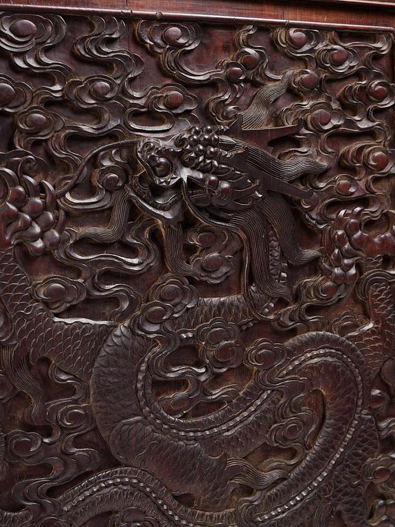 A large Imperial Hongmu compound cabinet, Qingdynasty, 19th century.