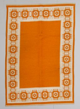 MATTA, vävd, monogramsignerad BW. 200 x 135 cm.