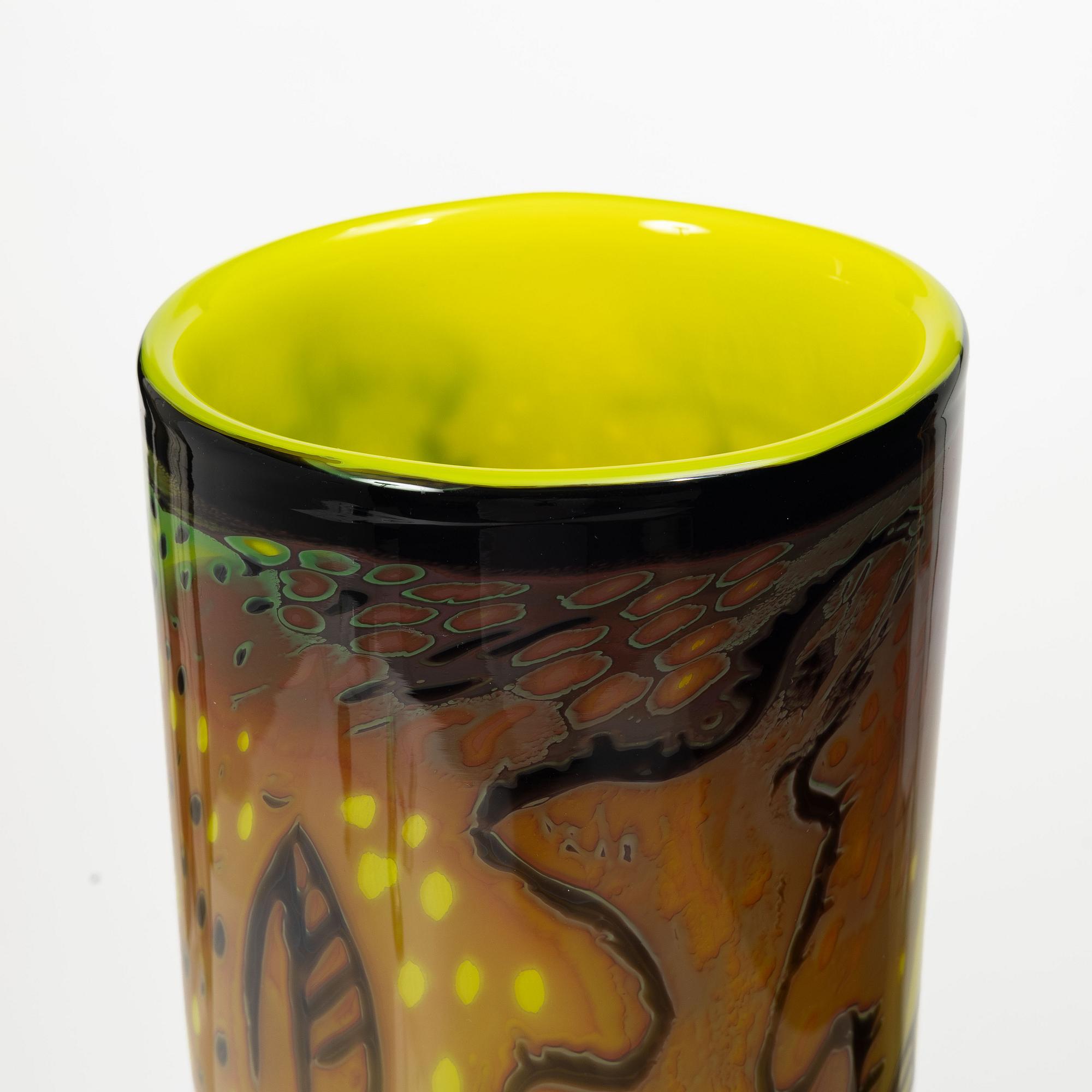 Ulrica Hydman-Vallien, a unique graal glass vase, Kosta Boda.