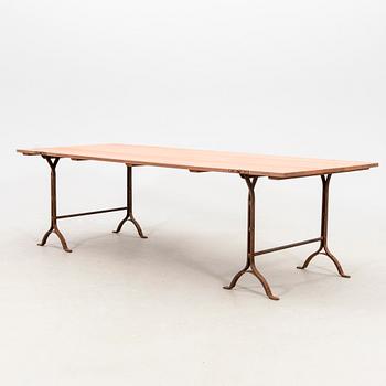Garden table, "Trestle" Hope, 21st century.