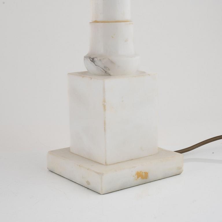 A pair of alabaster table lamps, second half of the 20th century.