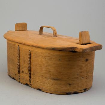 A 18/19th century wooden box and bowl.