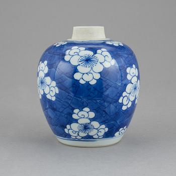 URNA, porslin, Kina, 1700-tal.
