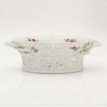Royal Copenhagen, Jardinière, "Juliane-Marie", 1905.