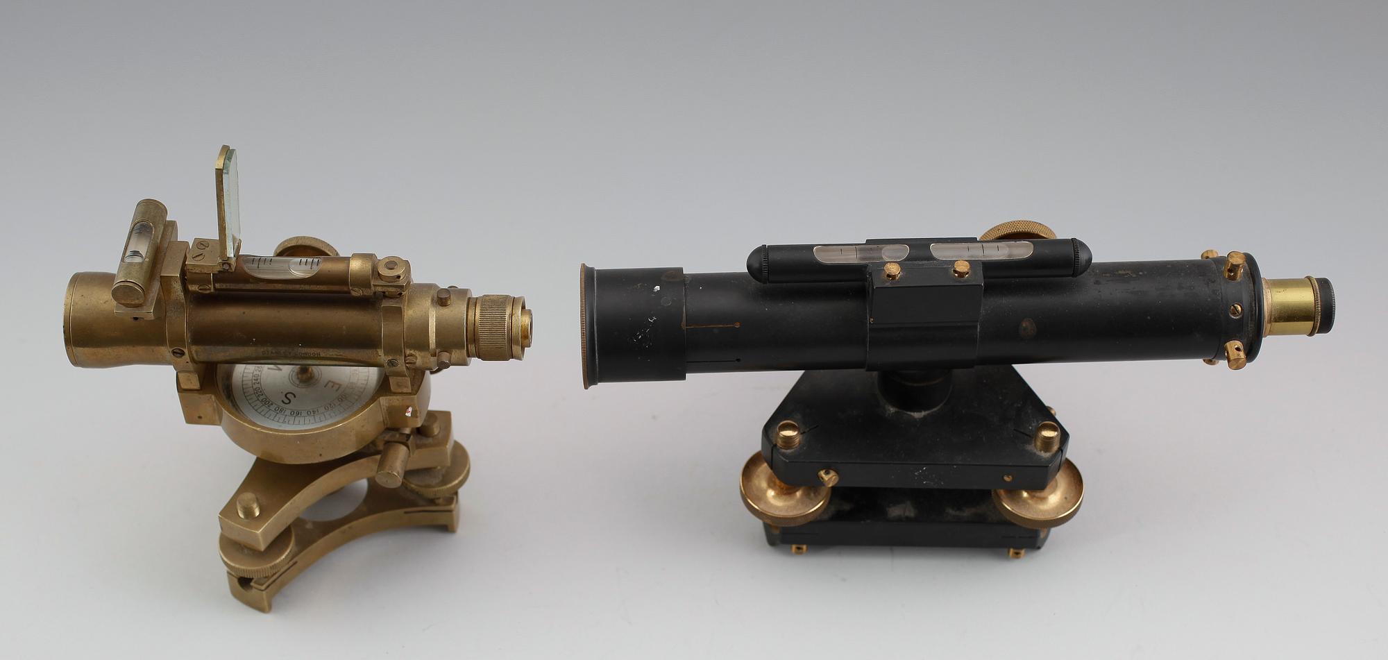 KARTRITNINGSINSTRUMENT, 2 st, teodoliter, England, 1900-talets första hälft.