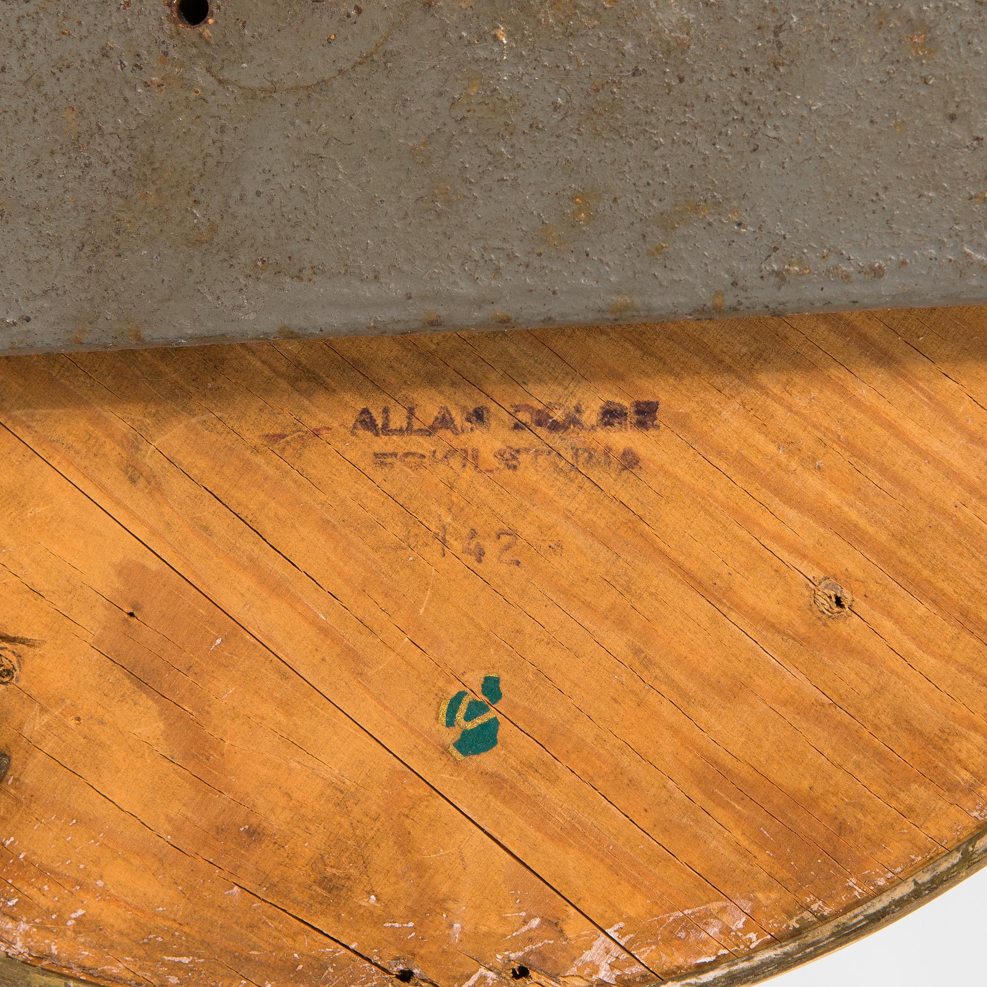 A mid-20th-century floor light.