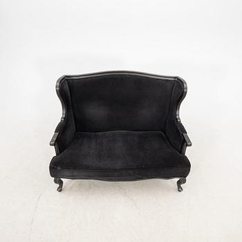 Soffa, rokokostil,  1900-talets andra hälft.