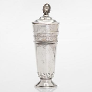 Pokal, silver, 25-års jubileumsseglats 1888-1913, oidentifierad mästare, S:t Petersburg kring 1910.