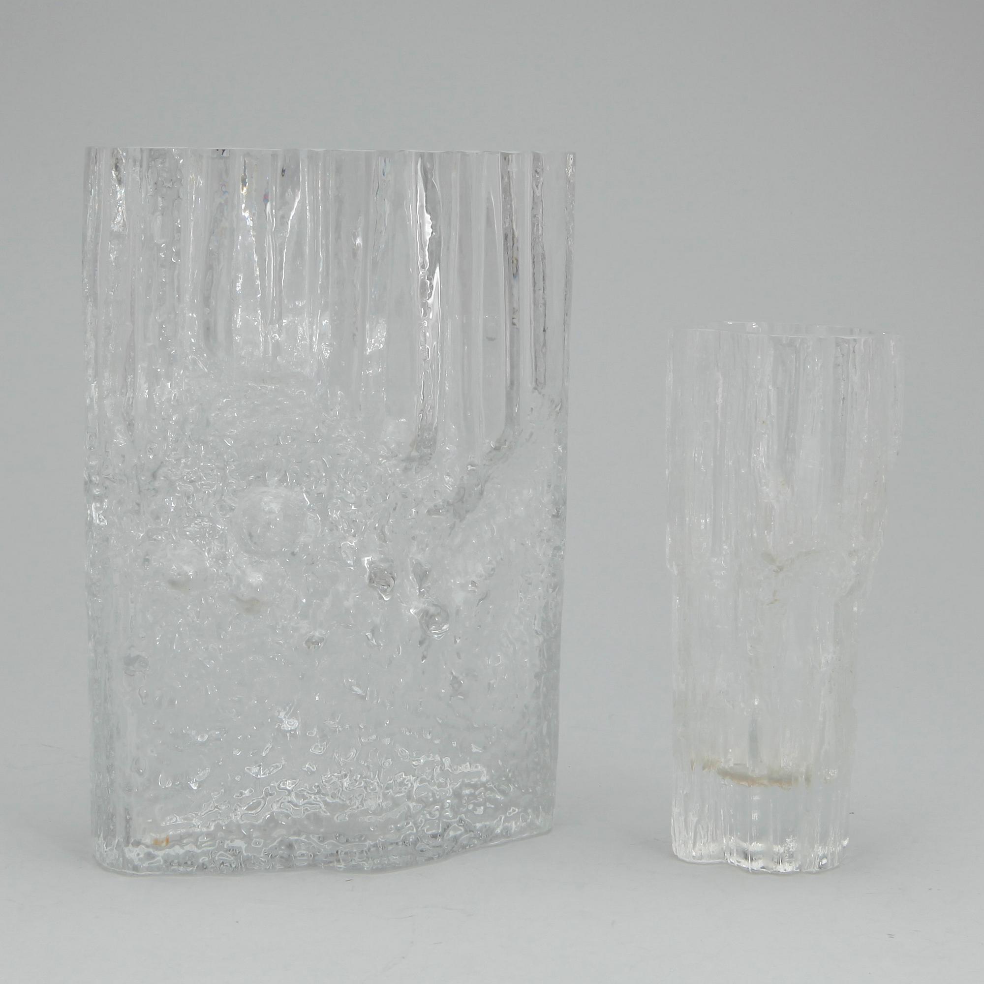 VAS, 2 st, glas, signerad Tapio Wirkkala, Iitala.