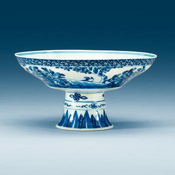1762. A blue and white tazza, late Qing dynasty.