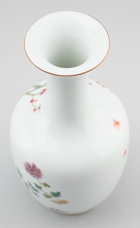 VAS, porslin, Kina, 1900-tal.