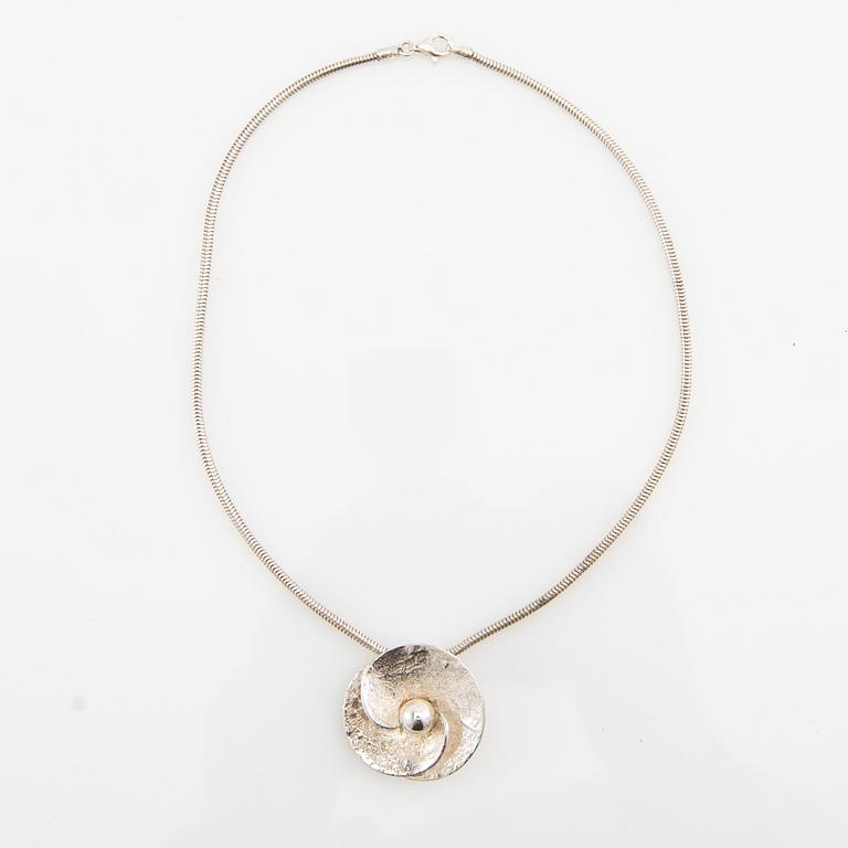 Theresia Hvorslev, necklace, sterling silver, Mema, Lidköping, 1979.