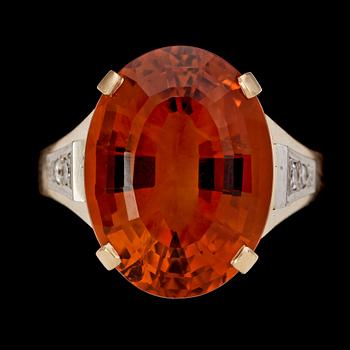 RING, citrine with brilliant cut diamonds, tot. 0.10 cts.