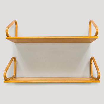 Alvar Aalto, vägghyllor, 2 st, modell 112A för O.Y. Huonekalu- ja Rakennustyötehdas A.B. 1900-talets mitt.