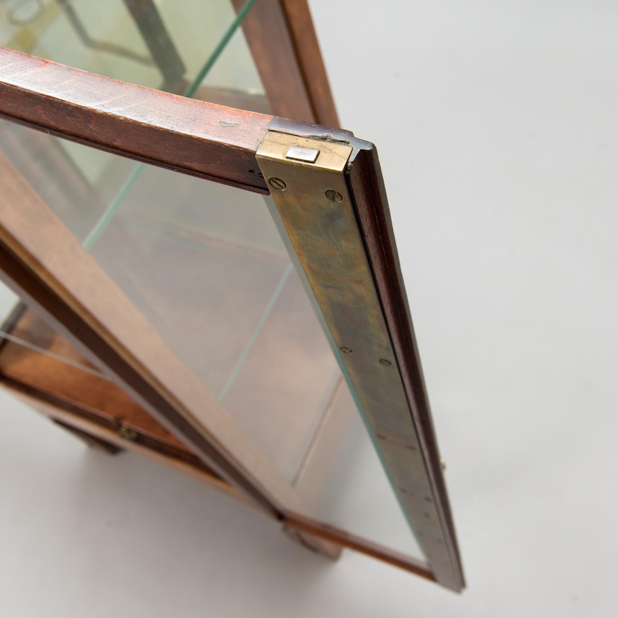 An Art nouveau display cabinet, France early 20th century.