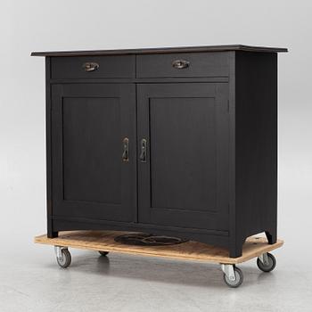 Skänk, tidigt 1900-tal.