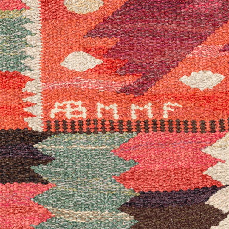 Barbro Nilsson, matta, "Nejlikan röd", gobelängteknik, ca 331 x 214 cm, signerad AB MMF BN.