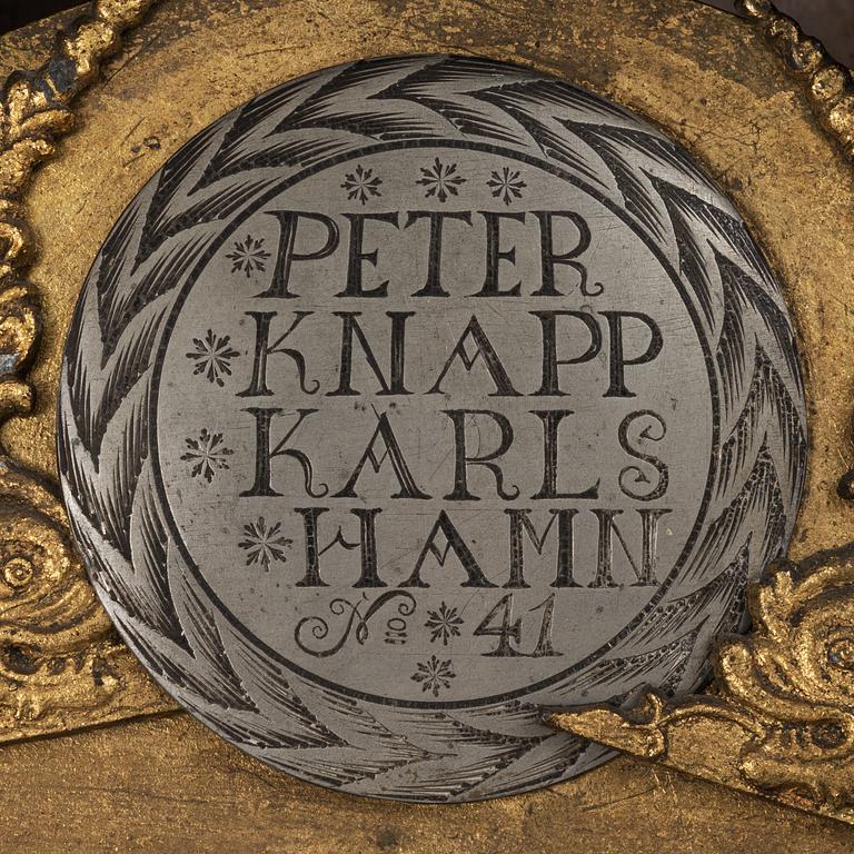 Golvur ur prins Carls samling, senbarock, signerat Peter Knapp Karlshamn N:o 41 (urmakare i Karlhamn, burskap 1749).