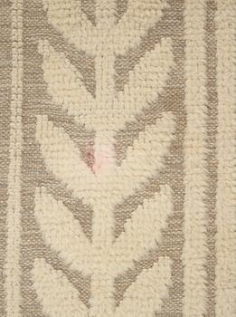 Elsa Gullberg, A carpet, knotted pile in relief, ca 348,5-351,5 x 230,5-236,5 cm, probably Elsa Gullberg.