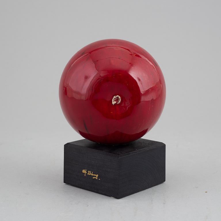 Alf Ekberg, a stoneware sculpture of an apple, Ateljé Källna, Klippan.