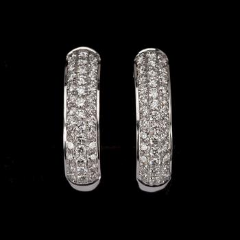 ÖRHÄNGEN, vitguld 18K, briljantslipade diamanter tot. 0,53 ct. Paino 3,2 ct.