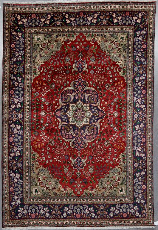 MATTA, Sannolikt Täbris, ca 292x199 cm.