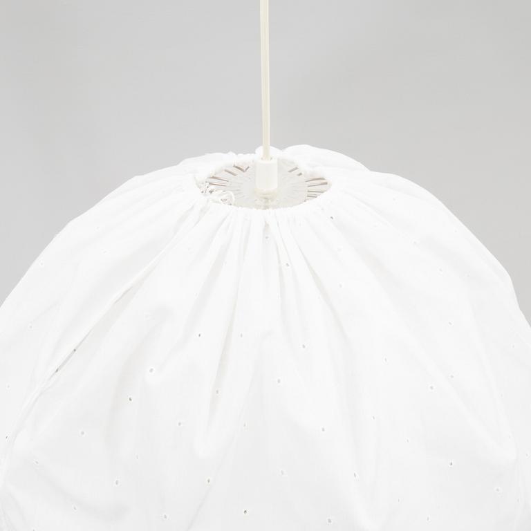 Tore Ahlsén, taklampa, "Pia-lampan", Gärsnäs.