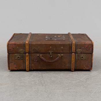 An early 20th century vintage suitcase from the Swedish diplomatic legation in Constantinople (Istanbul) and Warsaw.