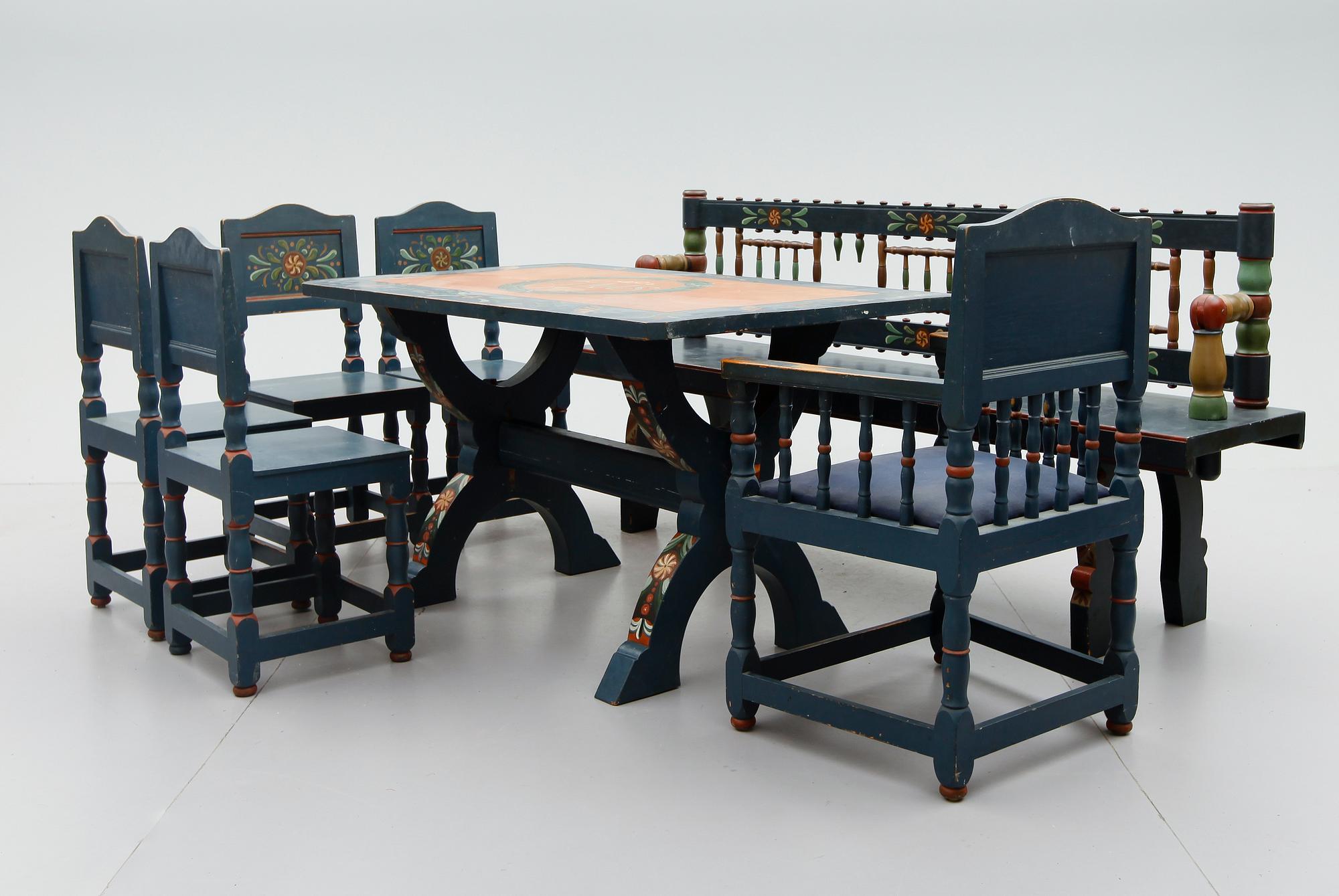 MÖBELGRUPP, 7 delar, allmoge, 1900-talets första hälft.