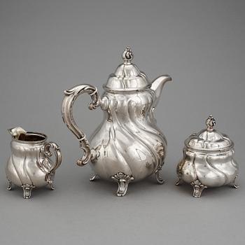 KAFFESERVIS, 3 delar, silver, Tyskland, 1900-talets första hälft. Vikt ca 1331 gram.