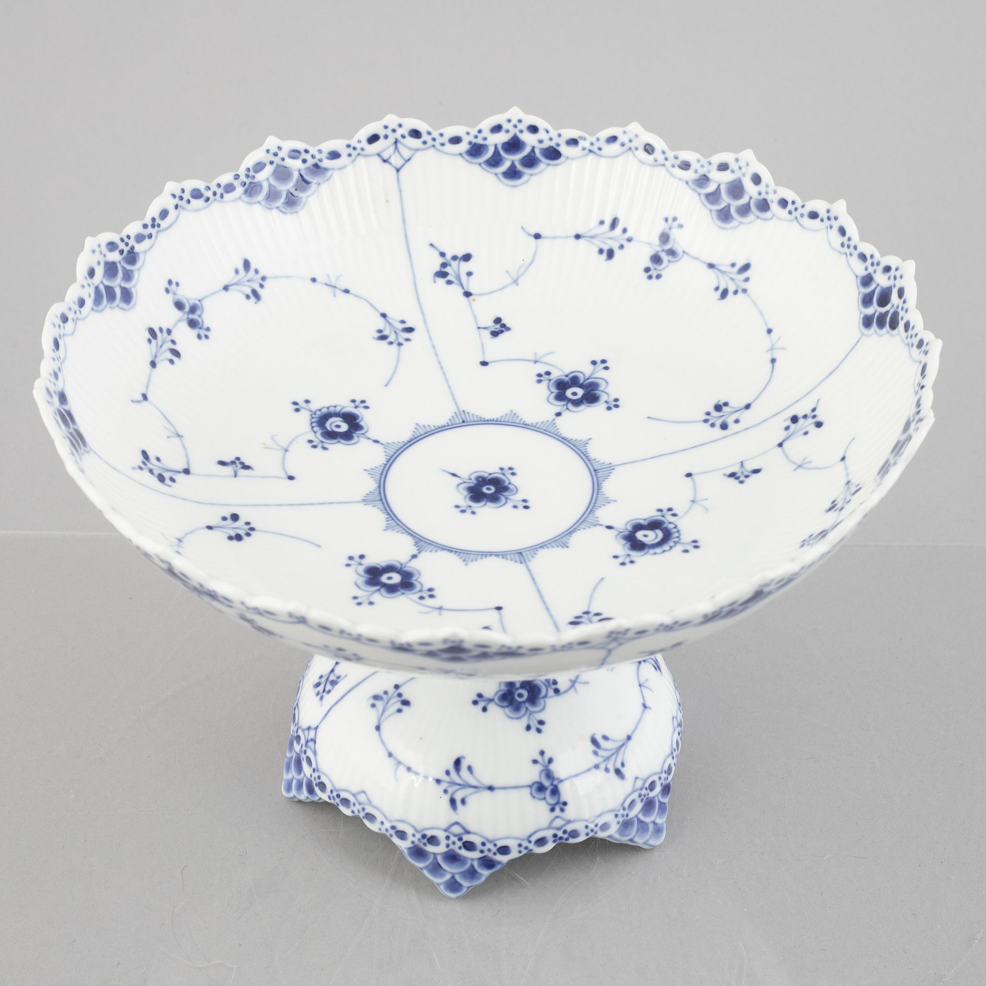 A 'Blue Fluted Half Lace' porcelain centerpiece bowl, Royal Copenhagen, model 634, 1898-1923.