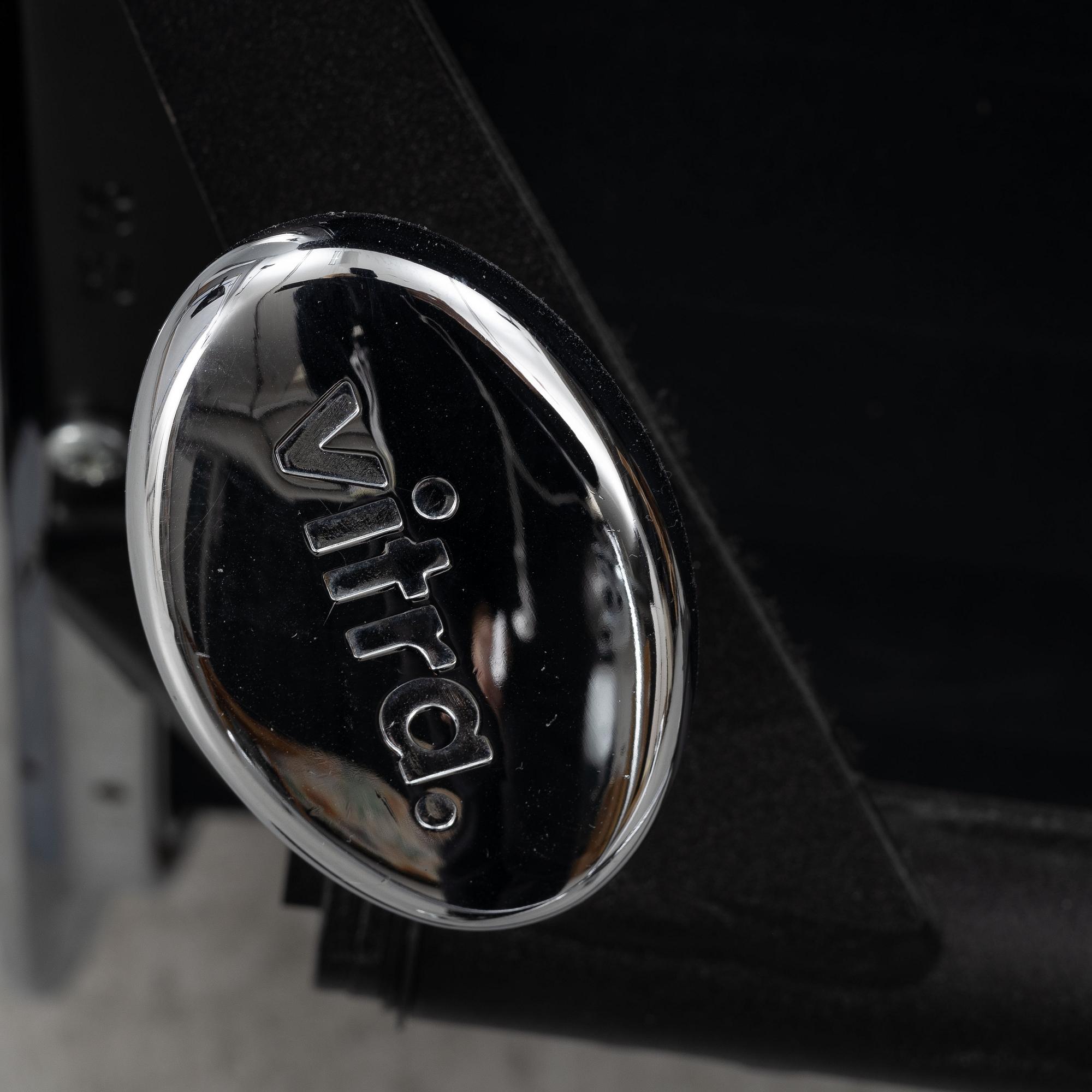 Charles & Ray Eames, karmstol, EA 117, Vitra.