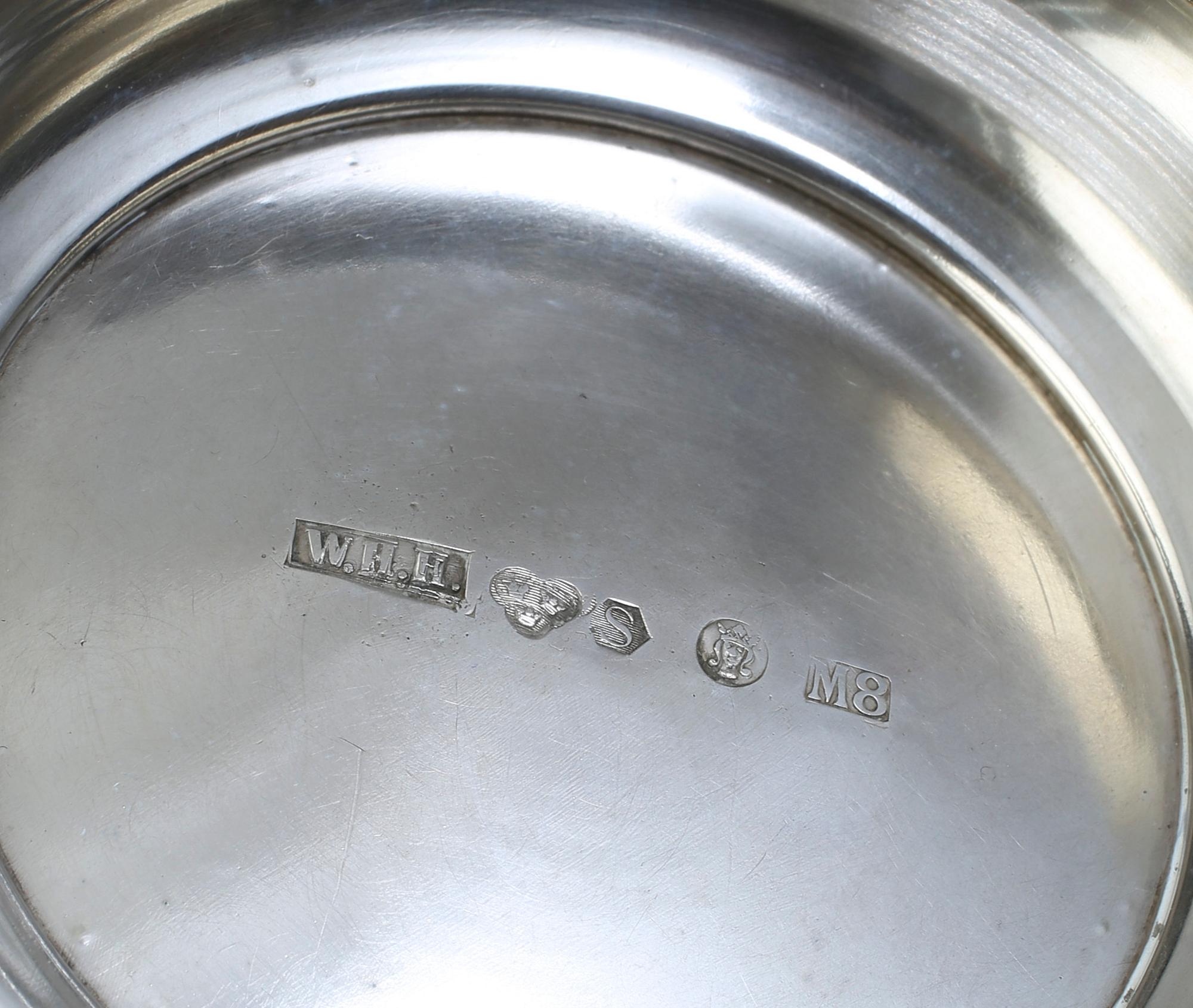 BÄGARE, silver, W.H.H, Stockholm, 1938. Vikt ca 447 gram.